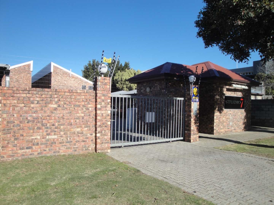 To Let 1 Bedroom Property for Rent in Walmer Eastern Cape